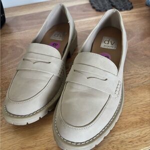 DV by Dolce Vita Women's Beige Loafers